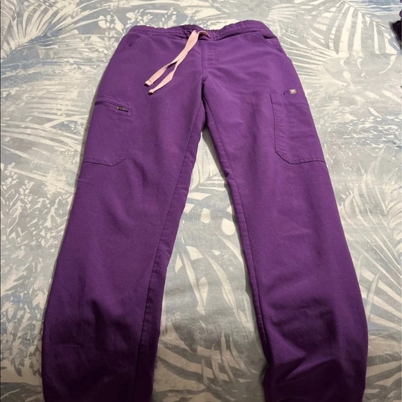 Scrubs bundle - Picture 4 of 4